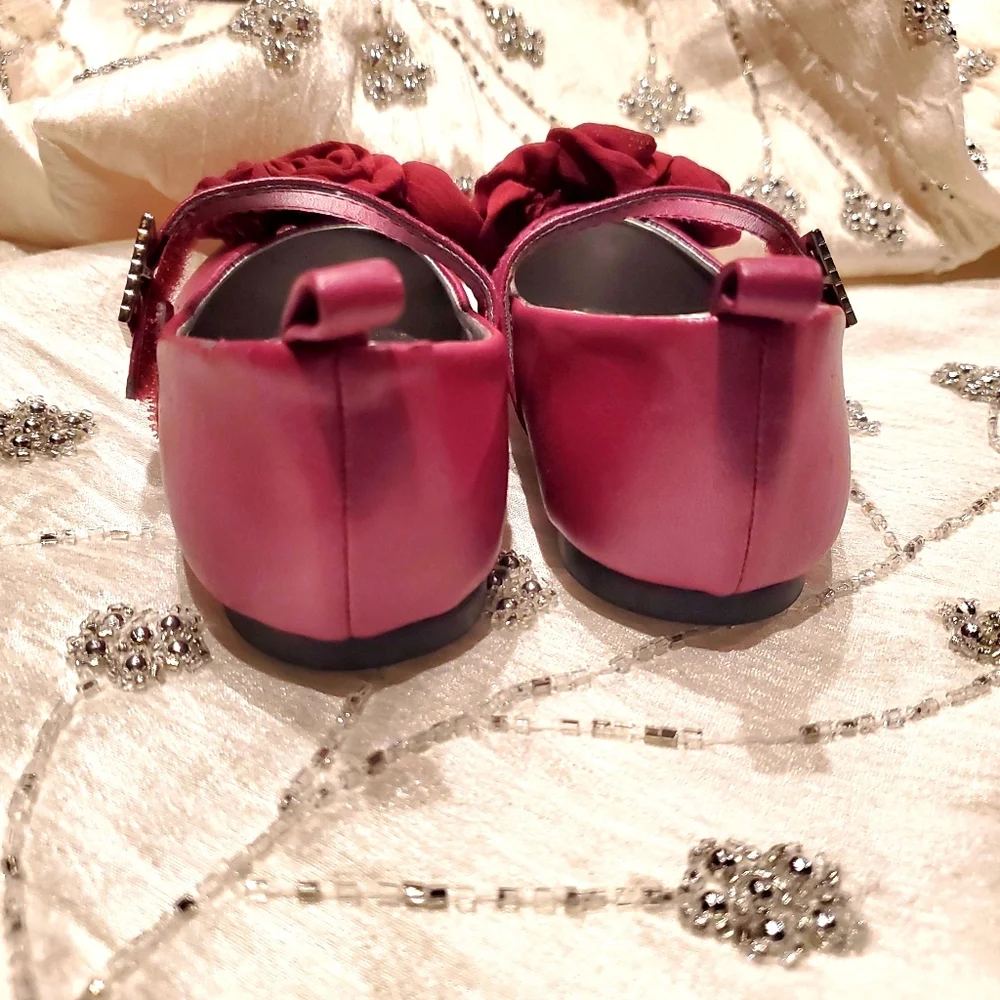 FAO baby burgandy dress shoes with floral embellishments Size 6